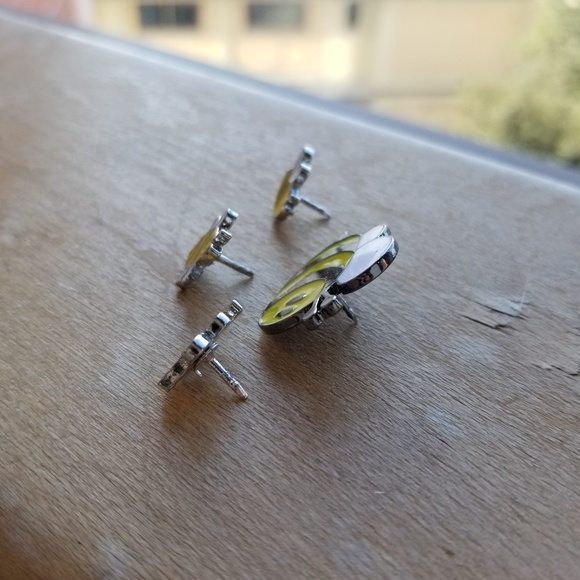 Busy Bees Pin Set - Picture 3 of 4